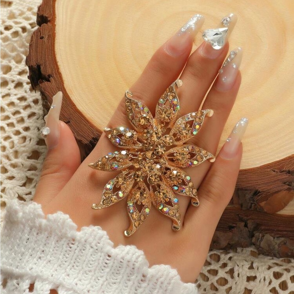 Gold Floral Oversized Rhinestone Statement Ring NEW 🏷️